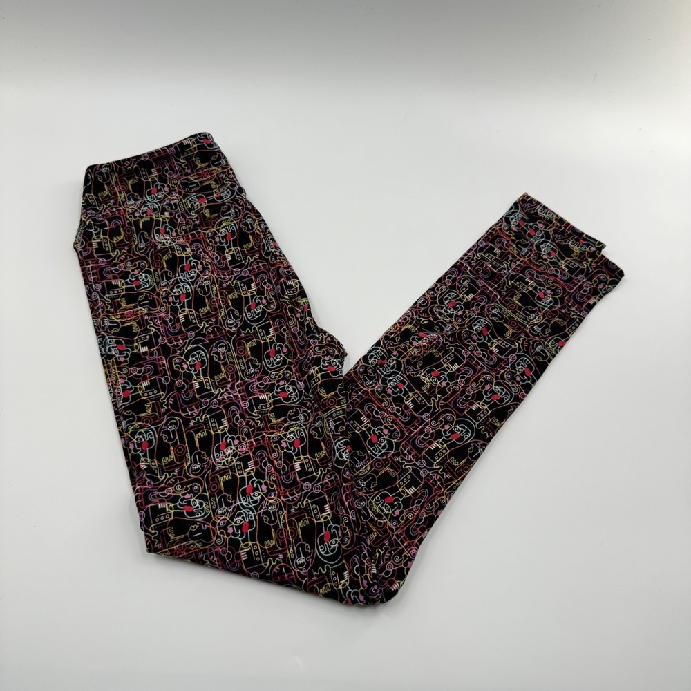 LuLaRoe One Size (OS) Leggings โ Buttery Soft Stretchy Printed Leggings